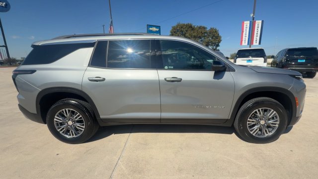 Used 2026 Chevrolet Traverse LT w/ Driver Confidence Package FWD image 9