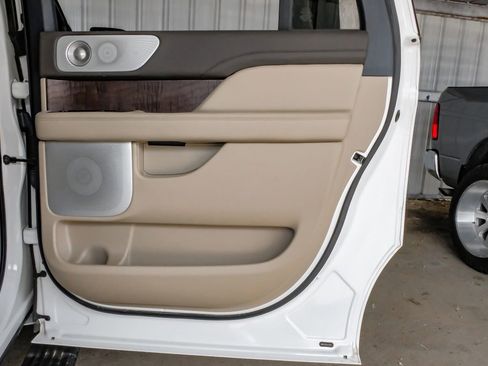 Used 2022 Lincoln Navigator L Reserve AWD/4WD image 49