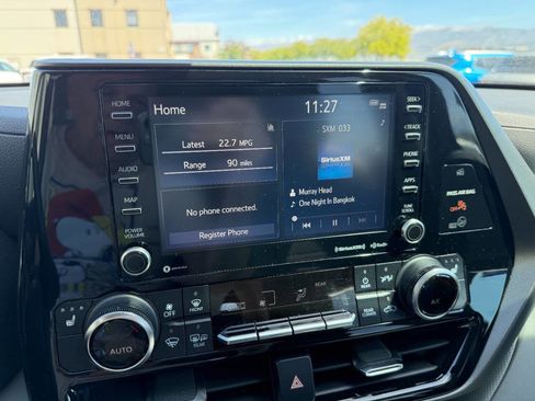 Used 2021 Toyota Highlander XLE AWD/4WD image 33