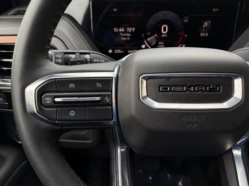 Used 2025 GMC Yukon XL Denali AWD/4WD image 14