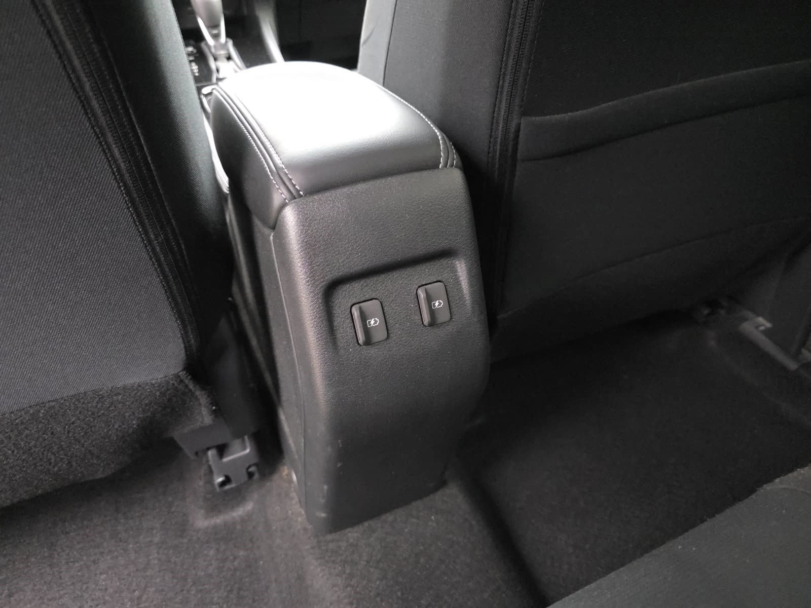 Used 2024 Nissan Kicks SV FWD image 26