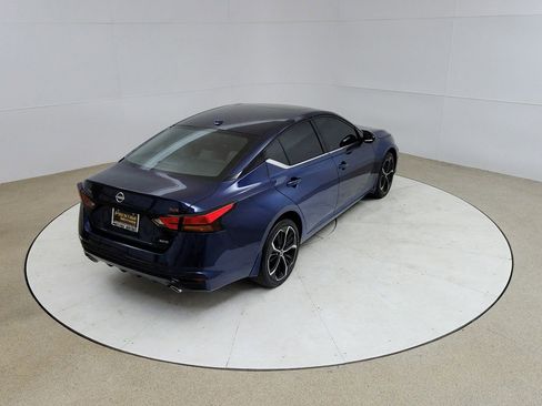 Used 2024 Nissan Altima 2.5 SR w/ SR Premium Package AWD/4WD image 18