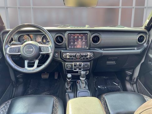 Used 2022 Jeep Wrangler Unlimited Sahara AWD/4WD image 22