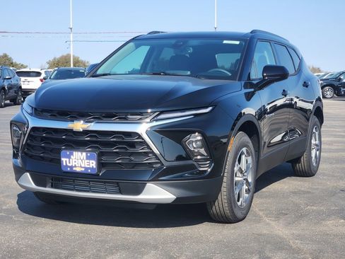 New 2026 Chevrolet Blazer LT w/ Convenience Package image 2