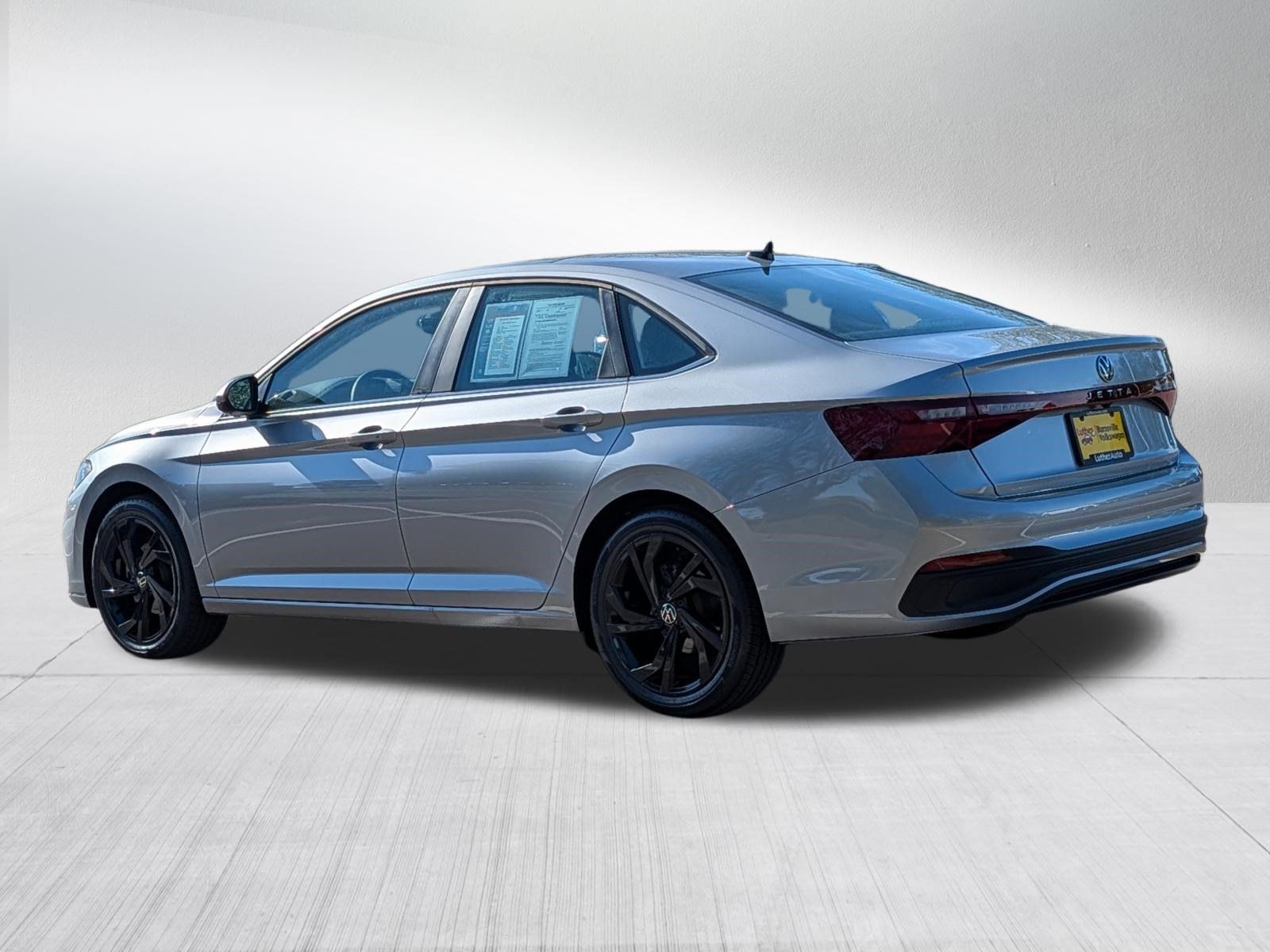 Certified 2025 Volkswagen Jetta SE FWD image 5