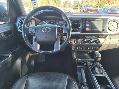 Used 2017 Toyota Tacoma TRD Pro AWD/4WD image 15