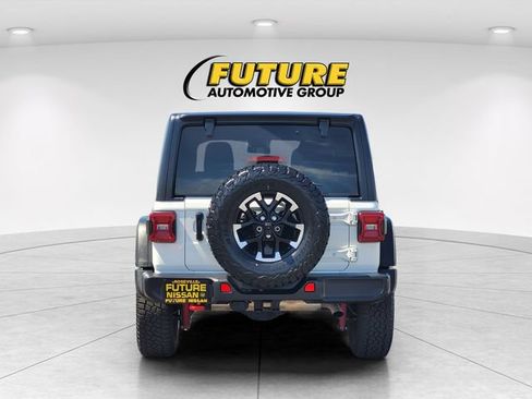Used 2025 Jeep Wrangler Unlimited Rubicon AWD/4WD image 8