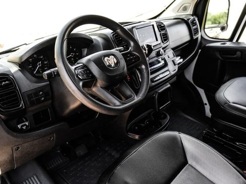 Used 2023 RAM ProMaster 2500 FWD image 2