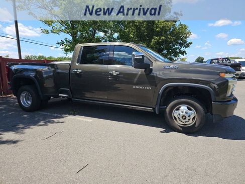 Used 2022 Chevrolet Silverado 3500 High Country AWD/4WD image 3
