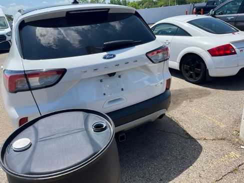 Used 2020 Ford Escape Titanium AWD/4WD image 13