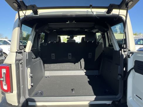 New 2025 Ford Bronco Outer Banks w/ Sasquatch Package AWD/4WD image 25
