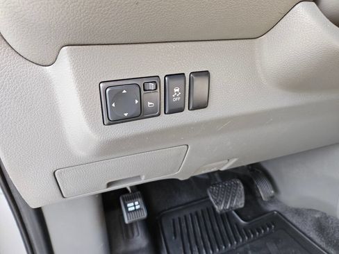 Used 2012 Nissan NV 2500 S RWD image 21