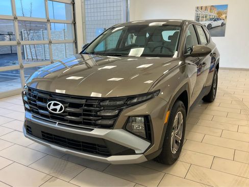 New 2026 Hyundai Tucson Blue SE image 2