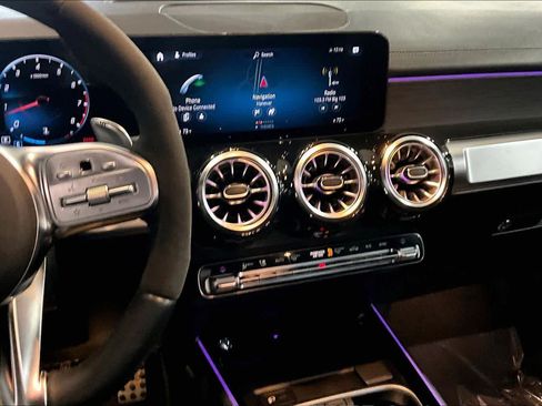 Certified 2022 Mercedes-Benz GLB 35 AMG 4MATIC image 7
