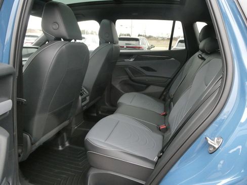 New 2026 Volkswagen Tiguan SE R-Line AWD/4WD image 7