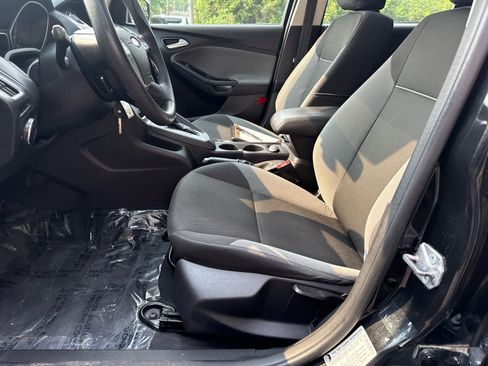 Used 2014 Ford Focus SE FWD image 11