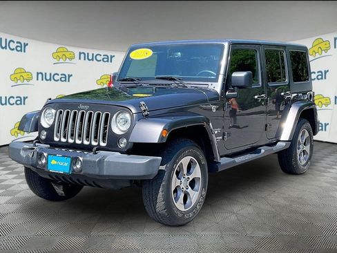 Used 2018 Jeep Wrangler Unlimited Sahara AWD/4WD image 3
