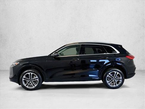 Used 2025 Audi Q5 Premium w/ 19" Wheel Package AWD/4WD image 8