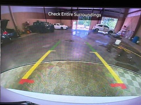 Used 2024 Chrysler Pacifica Touring-L FWD image 28