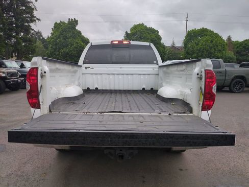 Used 2017 Toyota Tundra SR5 AWD/4WD image 10