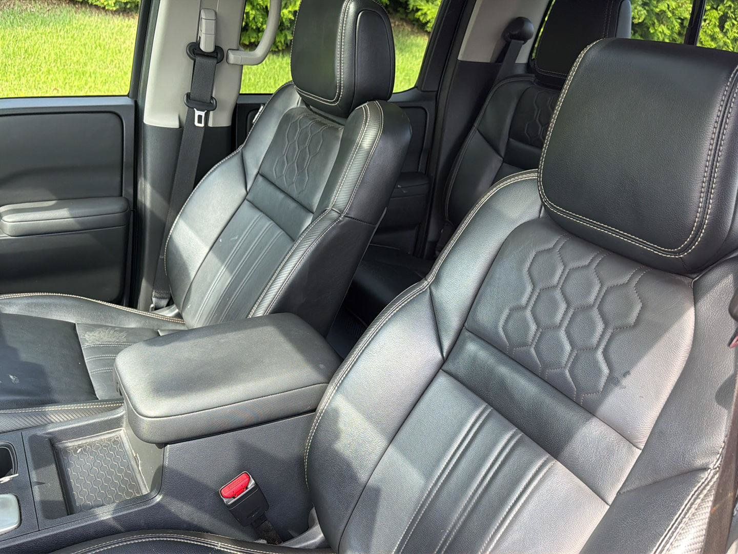Used 2022 Nissan Frontier SV w/ SV Premium Package RWD image 28