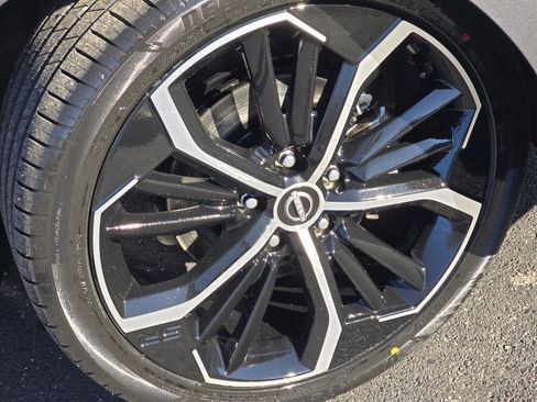 Used 2024 Nissan Altima 2.5 SR image 12