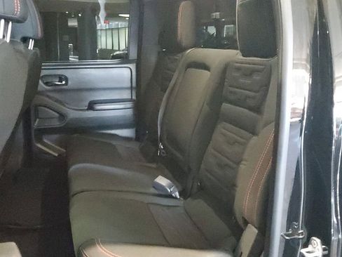 Used 2025 Nissan Frontier Pro-X image 13