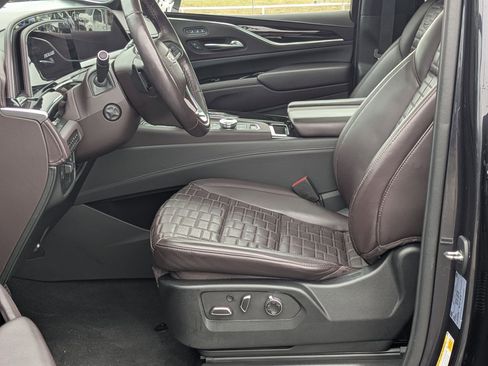 Used 2022 Cadillac Escalade ESV Premium Luxury Platinum w/ Heavy-Duty Trailer Package image 10