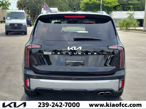 Certified 2024 Kia Telluride EX w/ EX Captain's Chair Package FWD image 5