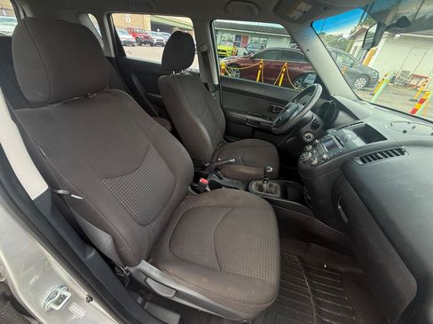 Used 2011 Kia Soul FWD image 10