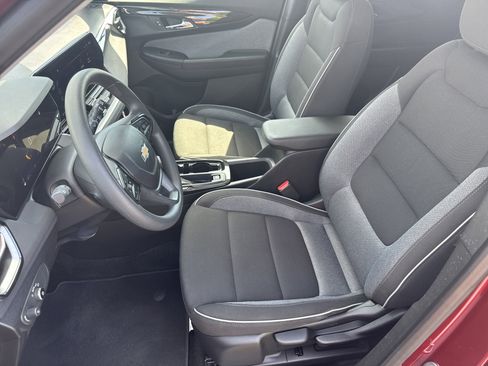 Used 2025 Chevrolet TrailBlazer LT FWD image 9