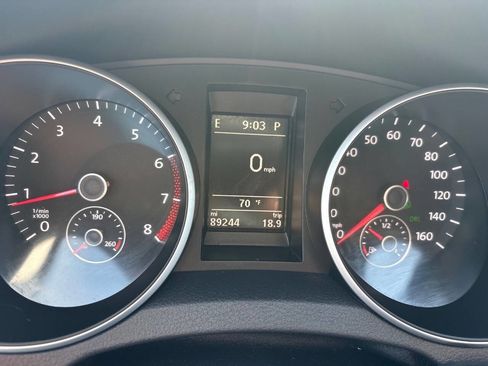 Used 2013 Volkswagen Golf 4-Door FWD image 32