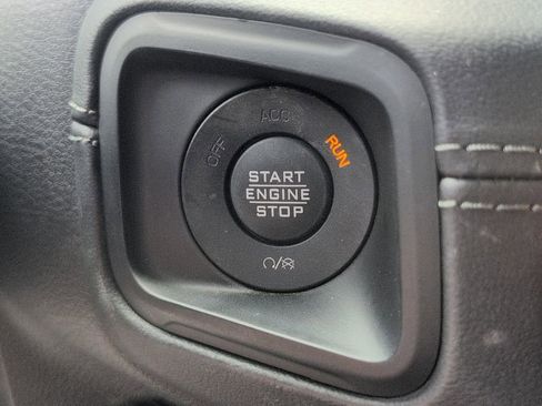 Used 2025 Jeep Gladiator Mojave w/ Convenience Group AWD/4WD image 22