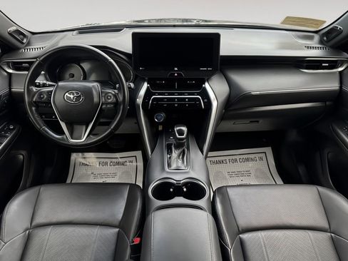 Used 2022 Toyota Venza Limited image 16