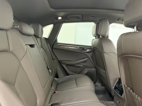 New 2026 Porsche Macan image 13