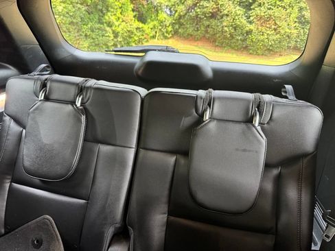 Used 2020 Ford Explorer XLT w/ Equipment Group 202A AWD/4WD image 22