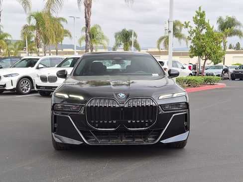 New 2026 BMW i7 eDrive50 w/ M Sport Package RWD image 3