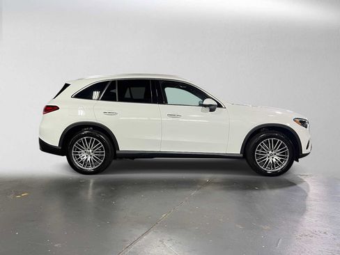 Used 2026 Mercedes-Benz GLC 300 4MATIC image 2