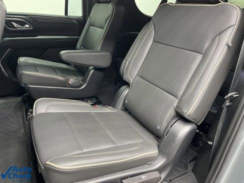 Used 2023 GMC Yukon XL SLT image 21