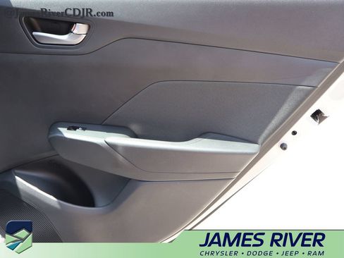 Used 2019 Hyundai Accent SEL w/ Cargo Package FWD image 10