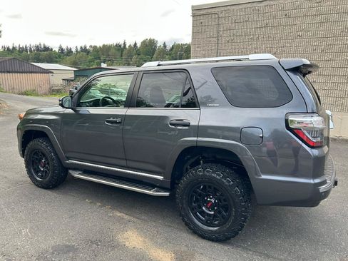 Used 2014 Toyota 4Runner Limited AWD/4WD image 7
