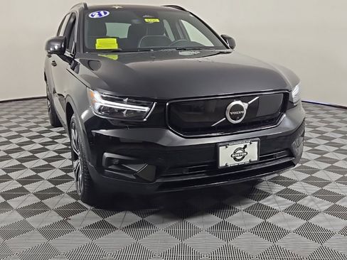 Used 2021 Volvo XC40 P8 Recharge w/ Advanced Package image 3