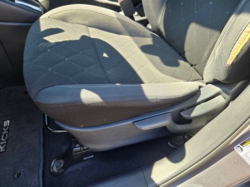 Used 2020 Nissan Kicks S FWD image 19