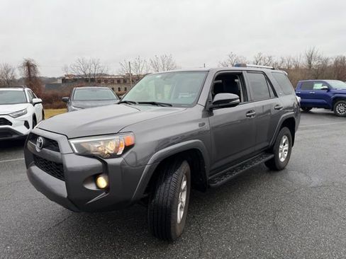 Used 2019 Toyota 4Runner SR5 Premium image 4