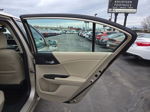 Used 2015 Honda Accord EX-L image 22