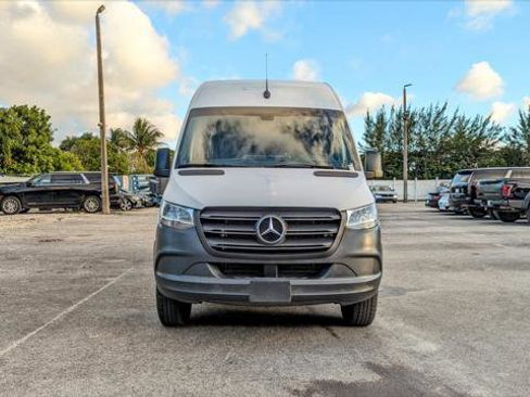 Used 2021 Mercedes-Benz Sprinter 2500 image 12
