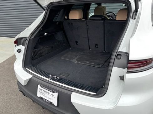 Certified 2024 Porsche Cayenne S AWD/4WD image 37