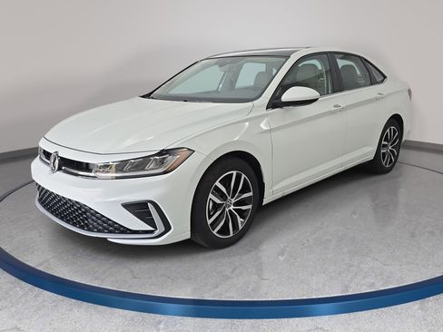 Certified 2025 Volkswagen Jetta SE w/ Sunroof Package FWD image 1