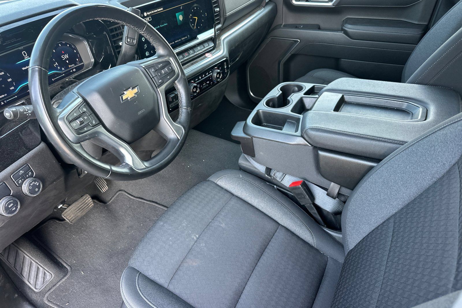 Used 2025 Chevrolet Silverado 1500 LT RWD image 10