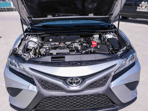 Used 2018 Toyota Camry SE w/ Moonroof Package FWD image 28